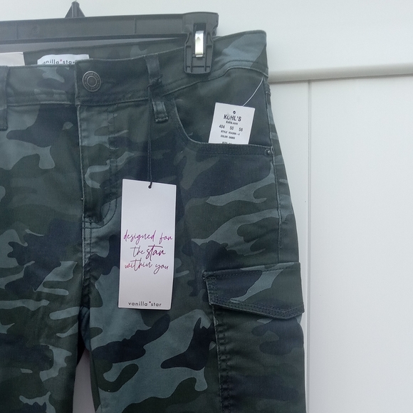 New Vanilla Star Camouflage Cargo Pants - Picture 5 of 7